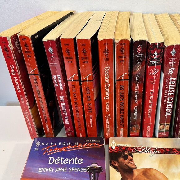 Lot of 23 "Harlequin Romance" Paperback Novels - Great condition! - Picture 2 of 7